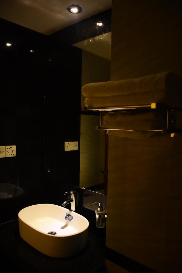 Bottomhill Palace Hotel Силхет Экстерьер фото